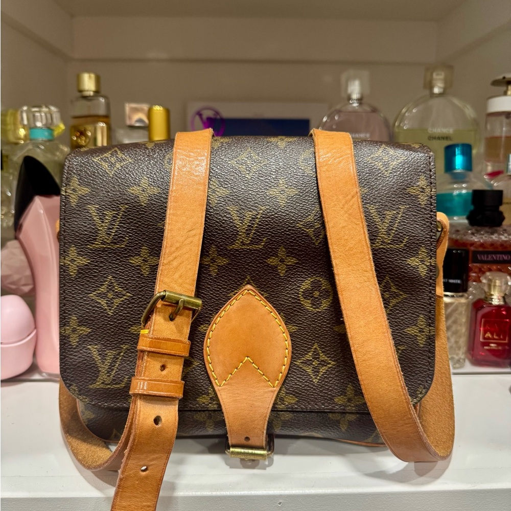 Louis Vuitton Monogram Cartouchiere Canvas MM - Picture 4 of 14